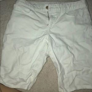 Mid length shorts and shirt